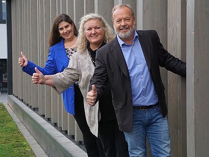 Dekan Prof. Dr. Bernt Mayer mit den Studiengangsleiterinnen Dr. M.B.A. M.H.R. Gabriele Murry und Prof. Dr.-Ing. Stephanie Abels-Schlosser