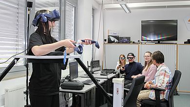 1)	Die Bachelorstudiengänge „Industrie-4.0-Informatik“ und „Medieninformatik“ sowie der Master in „Künstliche Intelligenz“ schneiden in diesem Jahr sehr gut ab. 