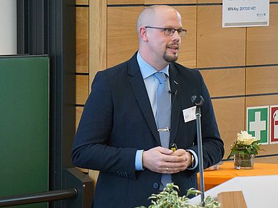Anästhesist Dr. Florian Neuhierl, Kliniken Nordoberpfalz AG, sprach über die Intensivstation der Zukunft. Anästhesist Dr. Florian Neuhierl, Kliniken Nordoberpfalz AG, sprach über die Intensivstation der Zukunft.