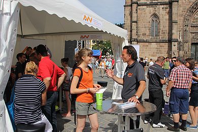 Viele Messebesucherinnen und -besucher informierten sich über die OTH Amberg-Weiden und ihre Studienangebote.