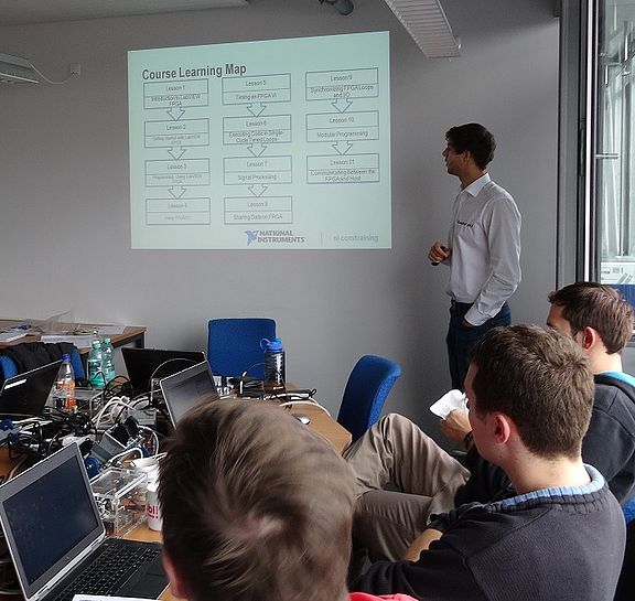 Vom 4. bis 8. November 2013 fand an der Ostbayerischen Technischen Hochschule eine Schulung über die Implementierung von Echtzeitmesswerterfassung und  programmierbarer Logik im Rahmen des Kompetenzzentrum für Kraft-Wärme-Kopplung zusammen mit dem Proj