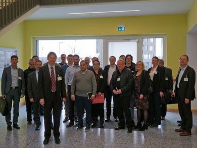 Die TeilnehmerInnen mit Prof. Dr. Ralf Ringler (vorne), der die Veranstaltung für die OTH Amberg-Weiden betreut hat