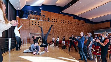 Ein besonderes Highlight der Konferenz war sicherlich die Performance Lecture am Donnerstagabend, in die das Publikum aktiv eingebunden wurde.
