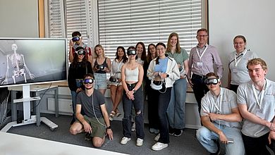 Gemeinsamer Auftakt: PA-Studierende und das Anatomy Lab-Team der OTH Amberg-Weiden nach dem Mixed Reality-Praktikum