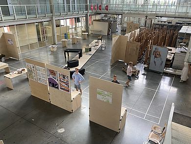 Rundgang durch die Fakultät Sutnarka mit Ausstellung von Abschlussarbeiten