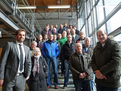 Michael Hebauer zeigte den Gästen die OTH Amberg-Weiden und das Kompetenzzentrum für Kraft-Wärme-Kopplung (KWK).