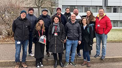 Ein Studierendenteam erarbeitete vor Ort Vorschläge zur Optimierung der Intralogistik von Infineon mithilfe intelligenter Transportsysteme.