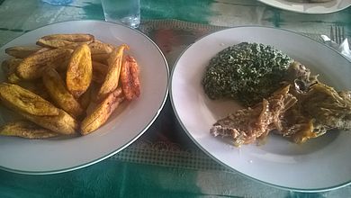 Afrikanisches Essen, Kochbananen und Ndoulé