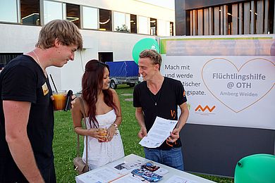 Das Team Flüchtlinge@OTH war mit einem Stand vertreten.