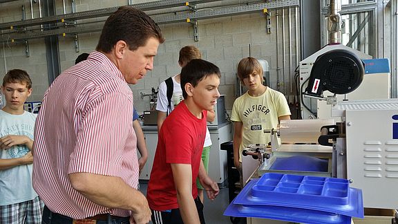 Besuch der KMK-Realschule im Kunststofftechniklabor 2015
