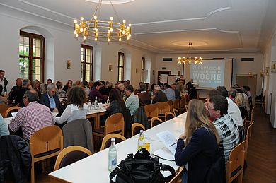 Konferenzteilnehmerinnen und -teilnehmer