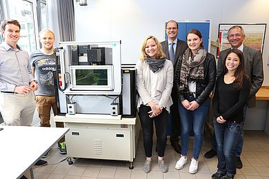 Chris Grießmann, Patrick Meiler, Franziska Meinhardt, Geschäftsführer Robin Hees, Alina Schneider, Prof. Dr. Ing. Andreas Emmel, Anna Weinmann 