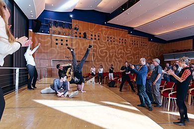 audience performance 