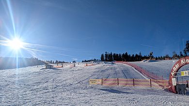 Sonne über der Piste