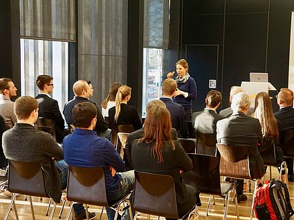 Alina Tillmann, Leiterin Services Personal und Karriere