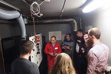 Praktische Untersuchung im Labor