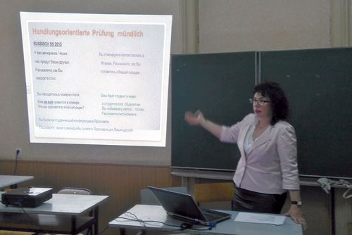 OTH-Dozentin Anna Wiesmeier führte einen Workshop zum Thema „Fremdsprachenunterricht im UNIcert®-System“ durch.