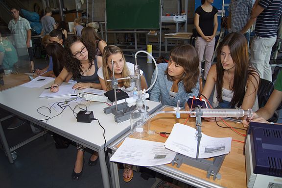 Berufliches Schulzentrum Schwandorf 2014: Technik zum Anfassen