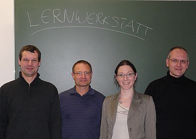 Zwei Monate nach dem Start der Lernwerkstatt im Rahmen von „QPL -Coaching@haw“ wird der Themenschwerpunkt Mathematik, betreut von Dipl.-Math. Ute Kölbl, um physikalisch-technische Aspekte erweitert. Zur Klausurvorbereitung bietet Dipl.-Ing. Helmut Wi