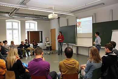 Im Studiengang Patentingenieurwesen fand die jährliche Informationsveranstaltung für Studierende zum fünfmonatigen Praxissemester statt. Das Thema wurde aus der Sicht der Hochschule, der Studierenden und der Industrie beleuchtet. Die Praktikumsbeauftra