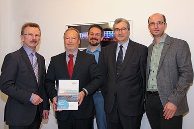 Vizepräsident Prof. Ulrich Müller mit den vier Dekanen