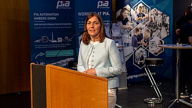 Vizepräsidentin Julia Heigl bei ihrem Grußwort