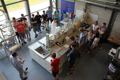 Zum Tag der Schulen am 10. Juli 2013 haben zahlreiche Schlussklassen aus der Region die Hochschule Amberg-Weiden besucht. Über 420 SchülerInnen und Lehrkräfte informierten sich an beiden Standorten der HAW  über die Fakultäten und die dort angebotene