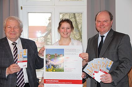 In Kooperation mit der Hans Lindner Stiftung (Arnstorf) und weiteren Partnern veranstaltet die Hochschule Amberg-Weiden vom 11. bis 16. März 2013 in Amberg eine Ferien-Akademie „Existenzgründung und Unternehmensnachfolge“, die sich auch an externe T