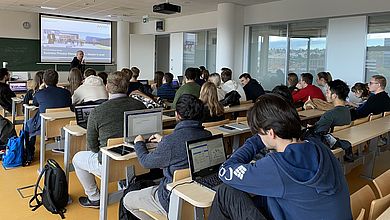 Studierende in einem Hörsaal