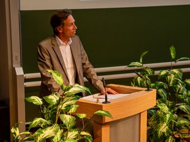 Prof. Dr. Dipl.-Ing. Maximilian Kock, Dekan der Fakultät Elektrotechnik, Medien und Informatik