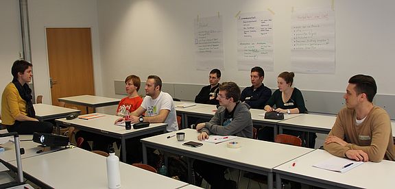 Zum Abschluss des Jahres 2013 gab es für die dual Studierenden der OTH Amberg-Weiden einen besonderen Höhepunkt. Speziell für sie fand kurz vor der Weihnachtspause ein Workshop zum Thema „Interkulturelle Handlungskompetenz“ statt.