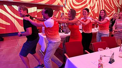 Im Anschluss an das Turnier fand im ACC die Preisverleihung, Festessen und Ausklang mit Musik und Tanz statt