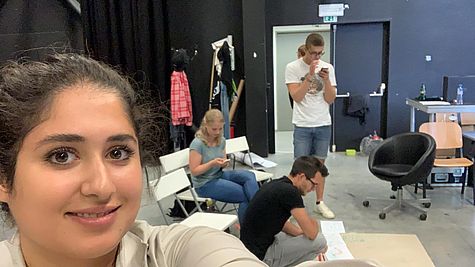 Studierende arbeiten im Designlabor