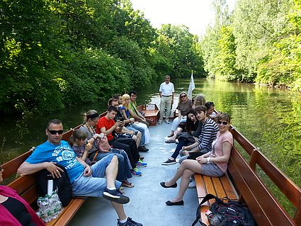 Teilnehmer auf Plätte