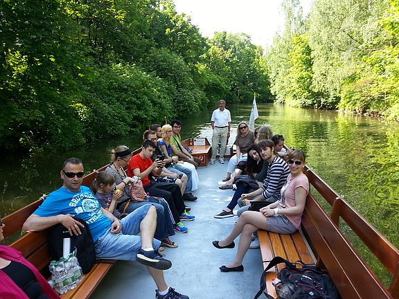 Teilnehmer auf Plätte