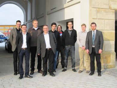 Das Kick-Off Meeting des Forschungsprojekts „EtherCar“ fand diese Woche auf Einladung von Prof. Dr.-Ing. Hans-Peter Schmidt an der Fakultät Elektro- und Informationstechnik statt. Das Verbundprojekt der HAW und Hochschule Ostwestfalen-Lippe (OWL) wir