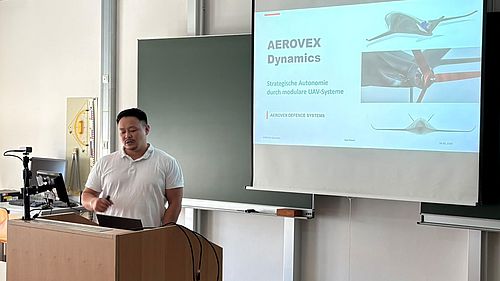 Toni Pressl von AEROVEX Dynamics stellte seine Geschäftsidee vor