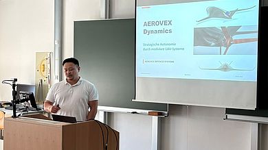 Toni Pressl von AEROVEX Dynamics stellte seine Geschäftsidee vor