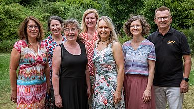 Prof. Ing. Jitka Komárková, Ph.D., (3.v.l.) und doc. Ing. Hana Kopáčková, Ph.D. (3.v.r.), beide Prodekaninnen der Fakultät für Wirtschafts- und Verwaltungswissenschaften der Universität Pardubice trafen sich mit Vertreterinnen und Vertretern der OTH Amberg-Weiden, um ein gemeinsames Studienangebot der Hochschulen zu planen