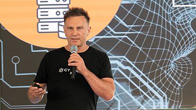 Den 1. Platz und den Hauptpreis von 15.000 Euro gewann CyrockAI aus Weiden