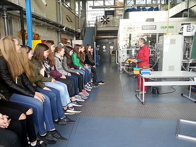 Aha-Effekte in der Mechanik und Wärmelehre bei Prof. Dr. Andreas Weiß