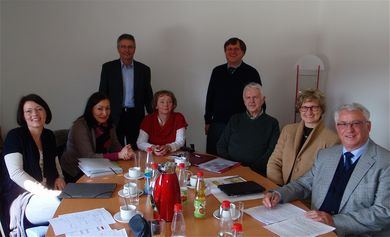 Am 4. März 2013 fand an der Hochschule Amberg-Weiden (HAW) eine Besprechung zu dem neuen Projekt des Ministeriums für Unterricht und Kultus "Tschechisch im Schullandheim" statt. PaedDr. Ladislava Holubová vom Sprachen- und Mittel- Osteuropazentrum der 