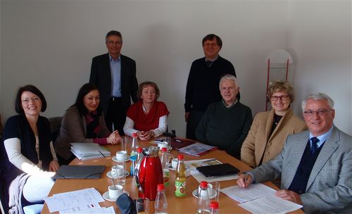 Am 4. März 2013 fand an der Hochschule Amberg-Weiden (HAW) eine Besprechung zu dem neuen Projekt des Ministeriums für Unterricht und Kultus "Tschechisch im Schullandheim" statt. PaedDr. Ladislava Holubová vom Sprachen- und Mittel- Osteuropazentrum der 