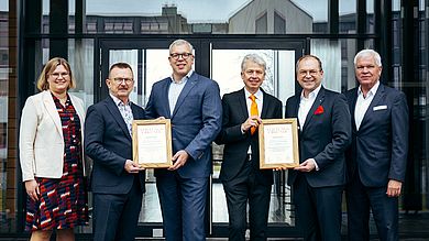 Die OTH Amberg-Weiden konnte nun unterstützt durch die Sparkasse Oberpfalz Nord und deren Stiftungsberater Martin Helgert und Michaela Helgert eine Stiftung gründen