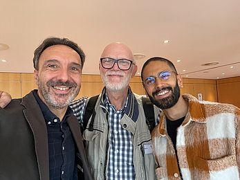 community selfie  3 