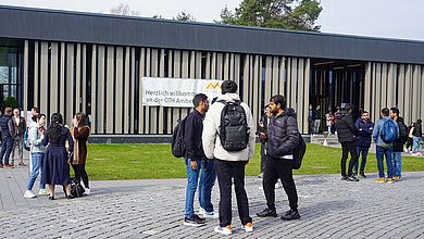 Internationale Studierende auf dem Campus