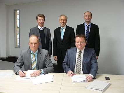 Gruppenfoto Kooperation mit der Samhammer AG (Weiden)