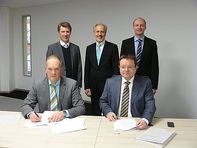 Gruppenfoto Kooperation mit der Samhammer AG (Weiden)