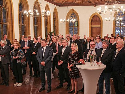 Wegbegleiter im Rathaussaal