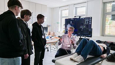 Erstmal gab es auch ein Programm für die Jungs: Beim Boys' Day konnten sie lernen, wie Ultraschall funktioniert